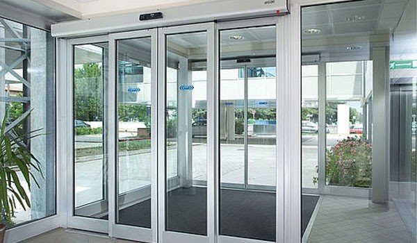 Is Your Automatic Commercial Door Showing Signs It Needs Repair?